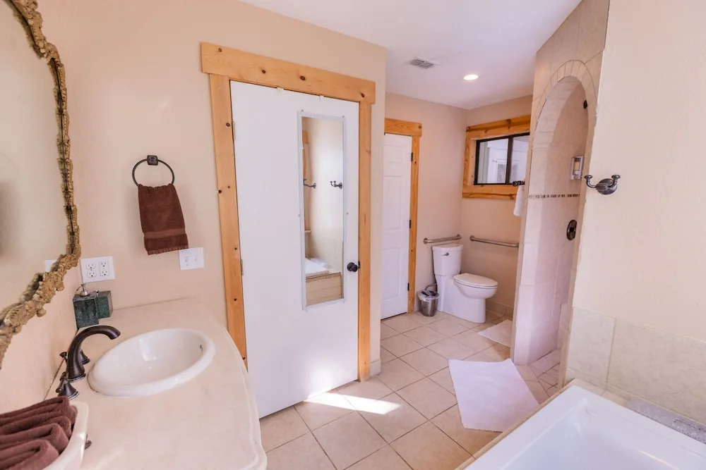 Mystic Hill Suites