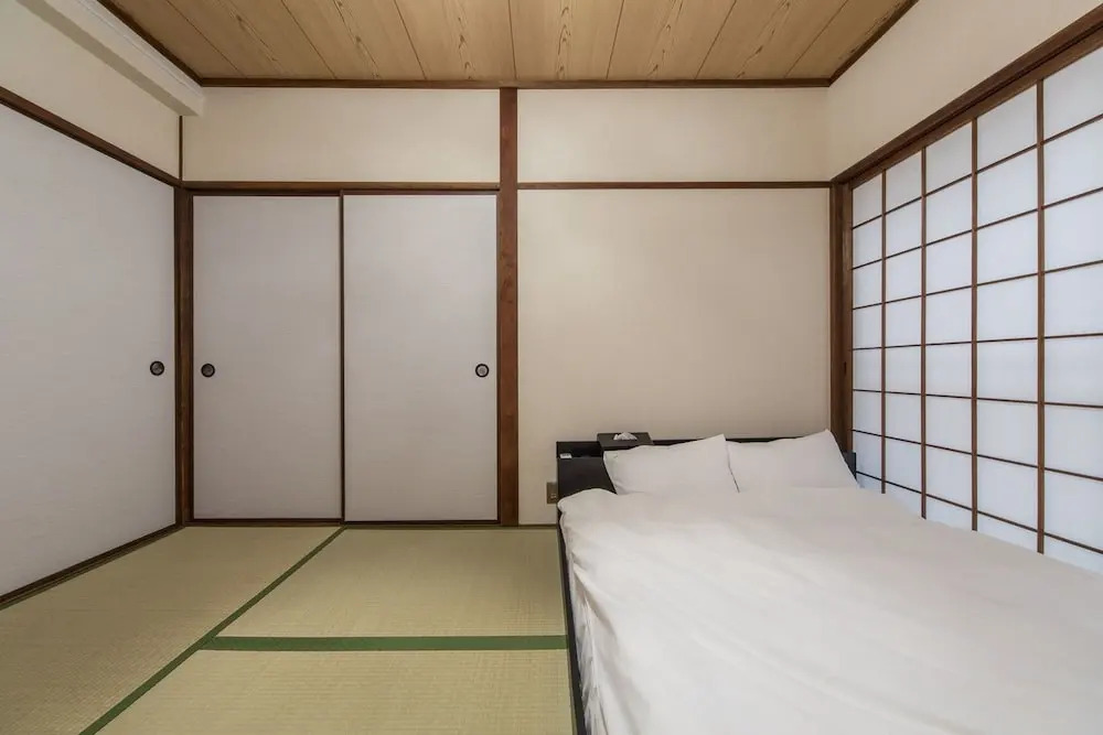 Alex's Home KUROMON