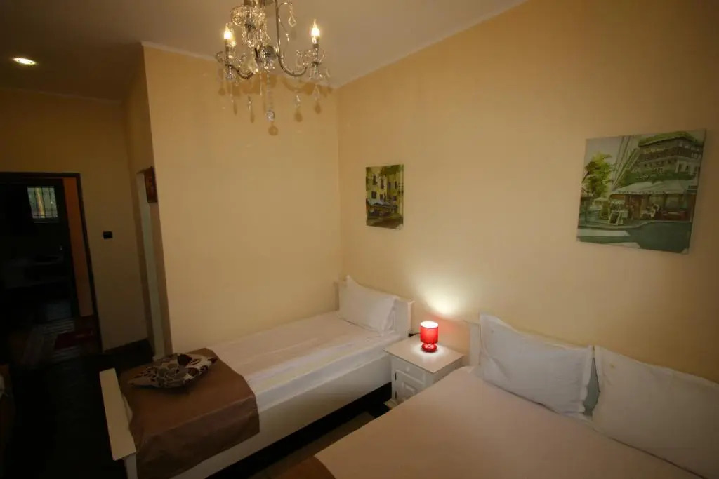 Hotel-Hostel Mignon Mamaia -private rooms with free parking