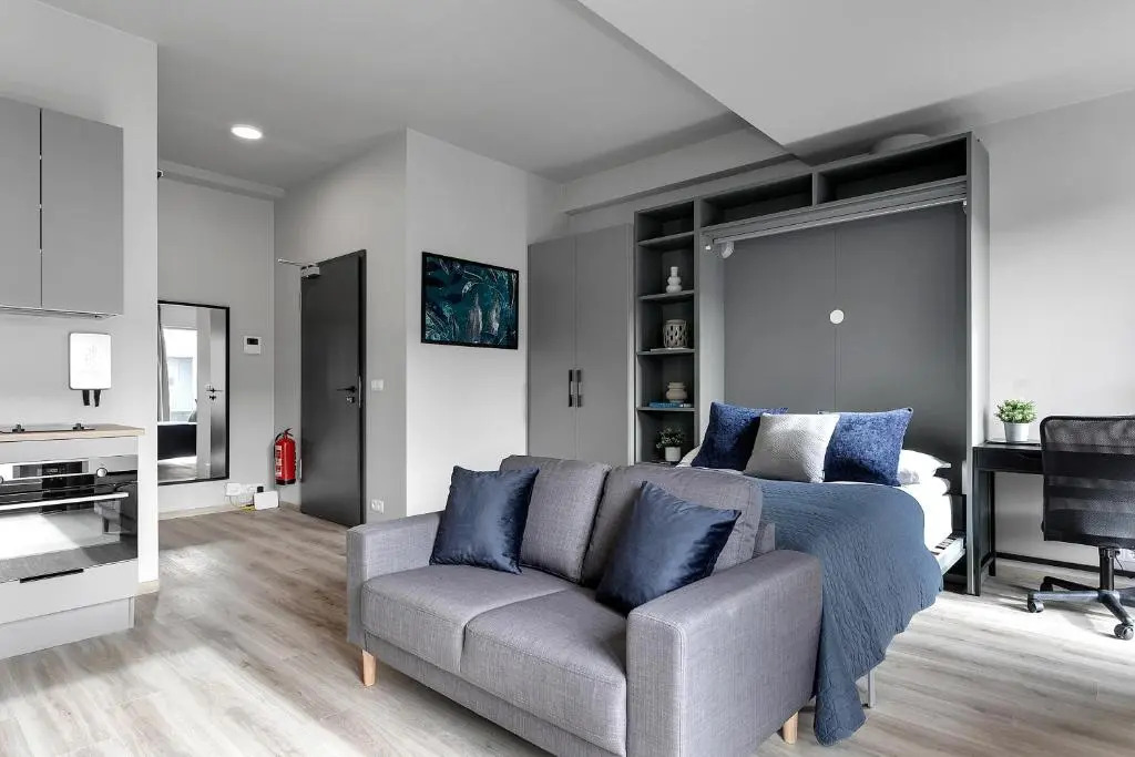 B18 Apartments