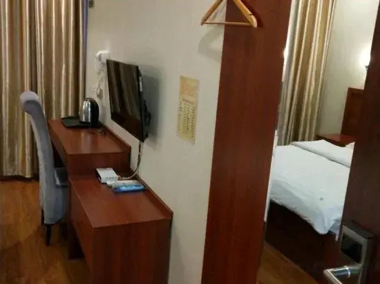 Mengcheng Jiayue Hotel