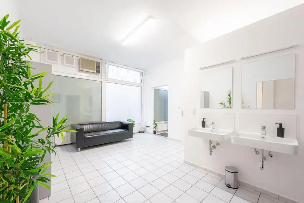 Robin Wood Capsule Hostel