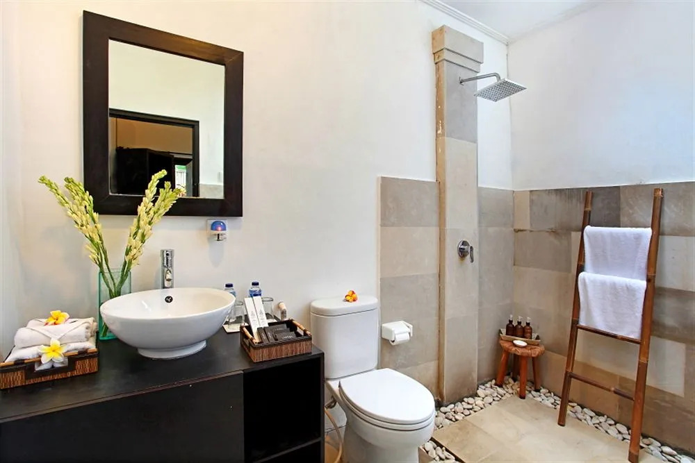 Villa Biru - 500m Batubelig beach