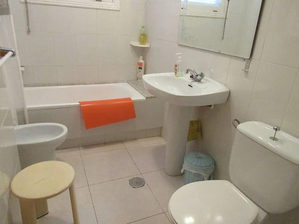 Appartment with swimming pool, quiet and less than 200m from the beach