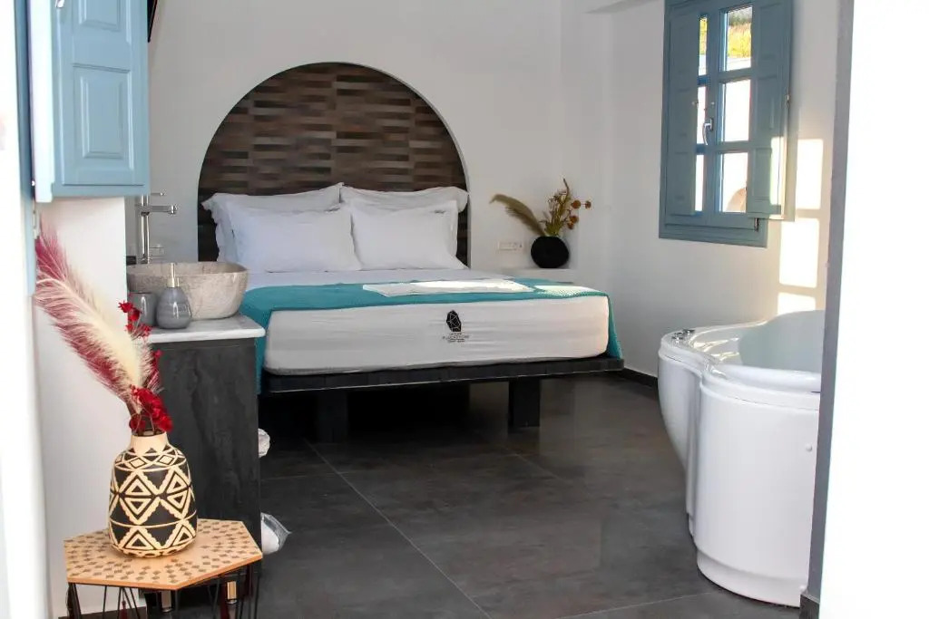 BlackStone Luxury Suites