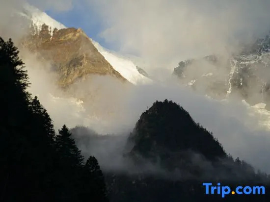 Yubeng Snow Mountain Nuoye Luxury Tent