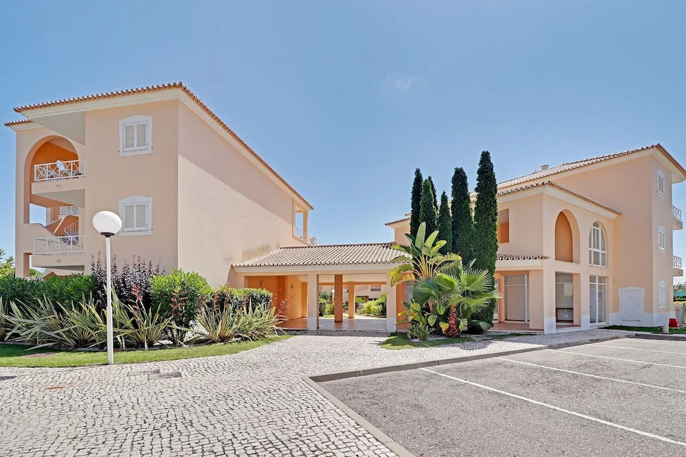 Vilamoura Palm Tree With Pool By Homing