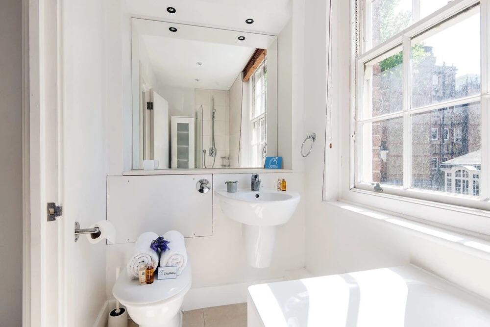 The Wonderful Chelsea Manor Street Apartment - CHK