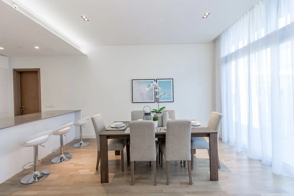 Driven Holiday Homes - City Walk 22