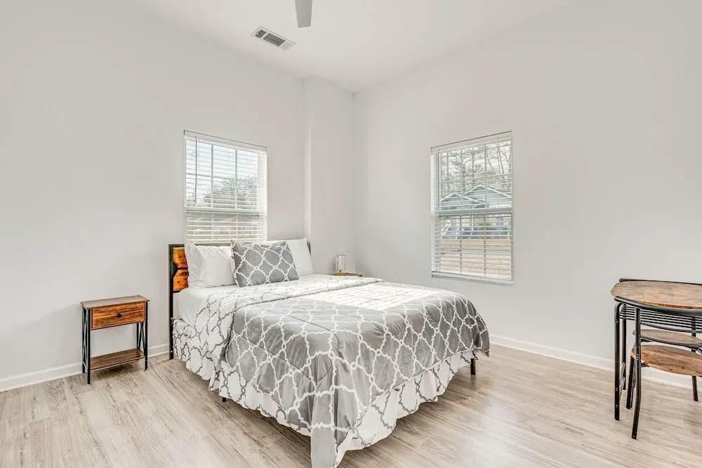 Spacious Atlanta Home w/ Deck < 5 Mi to Downtown!