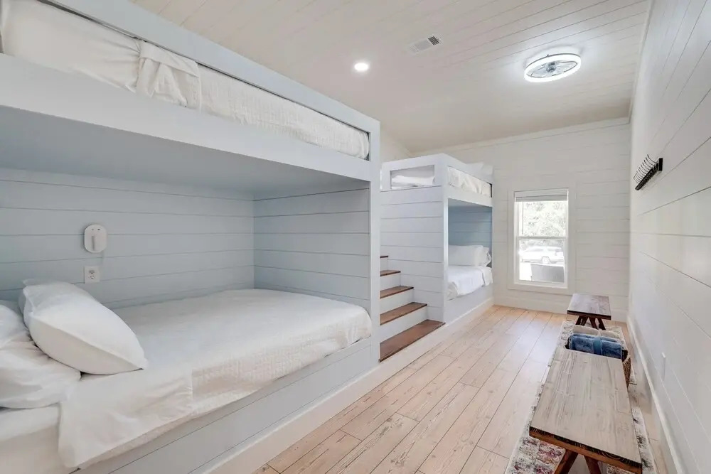 Nature-centric Retreat! Newly Built Millen Cottage
