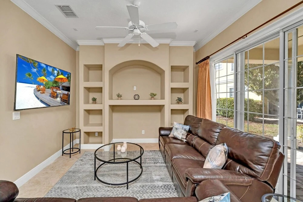 Gorgeous 4BR Home With Hot Tub and Games Room