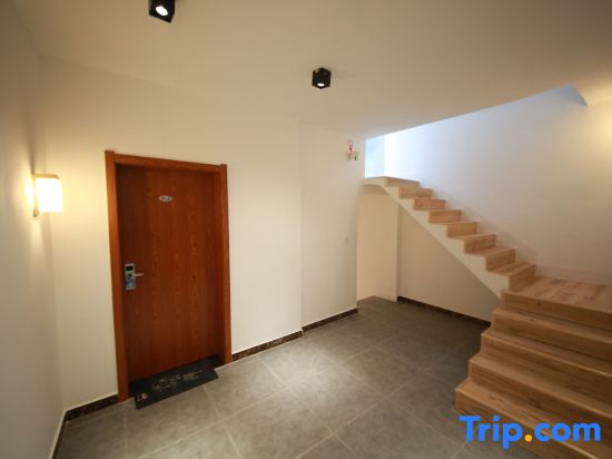 Jiumen Homestay (Xi'an Bell and Drum Tower Huimin Street)
