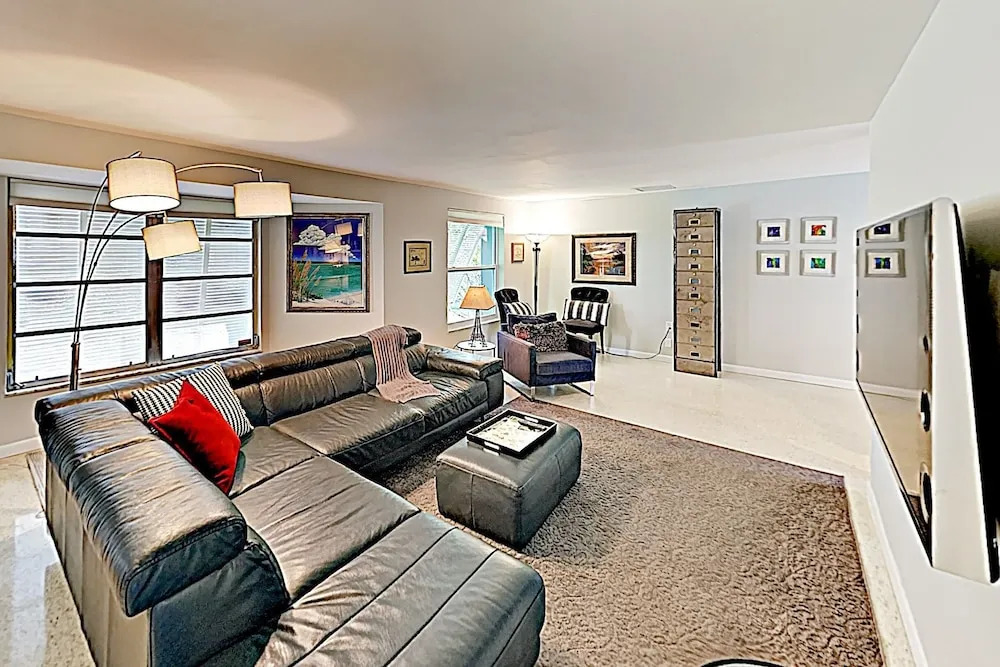 12722 Chatham Dr Home
