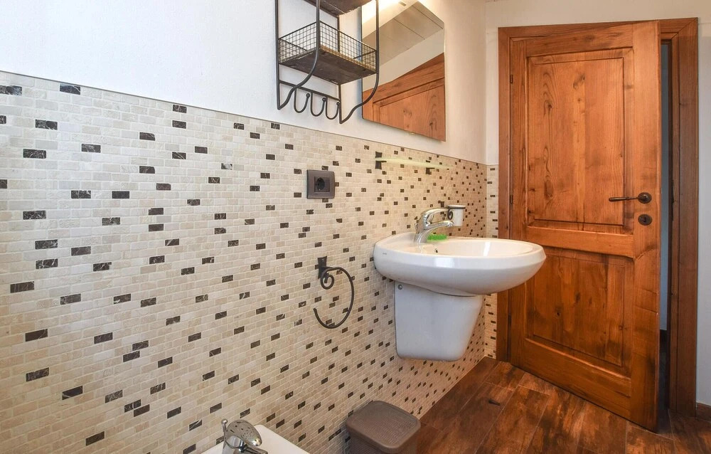 Gorgeous Home In Greppolungo