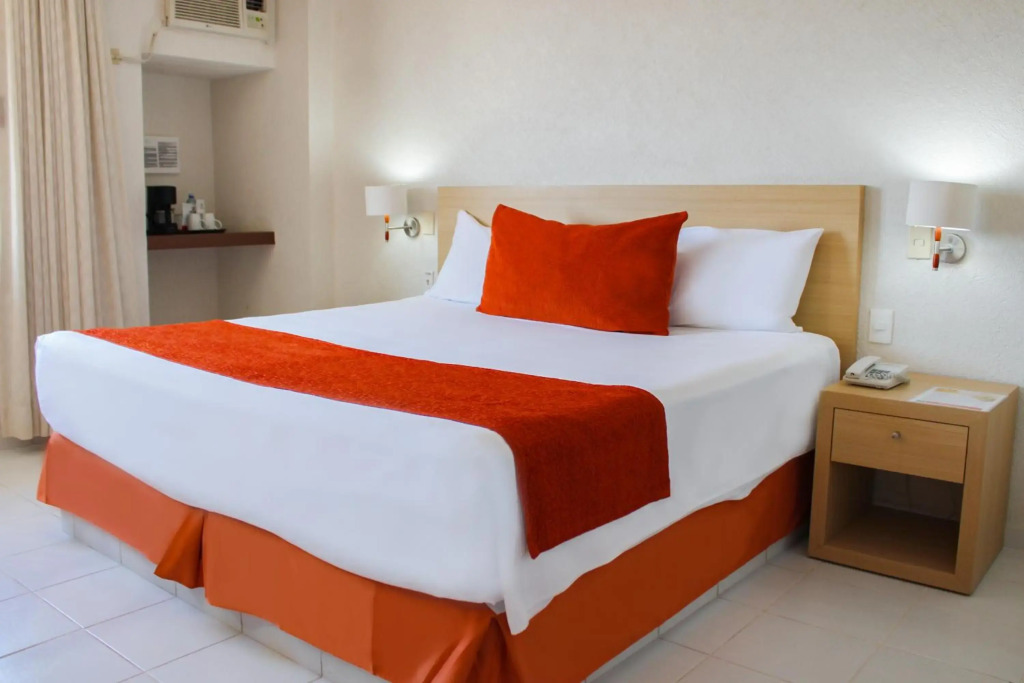Hotel & Suites Real del Lago