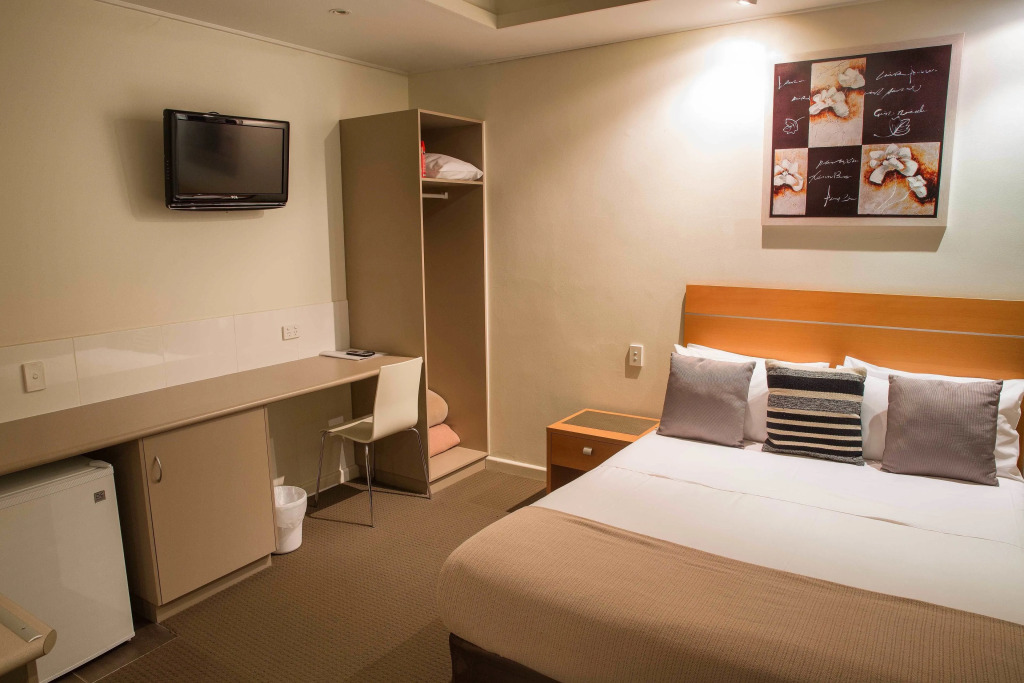 Burkes Hotel Motel