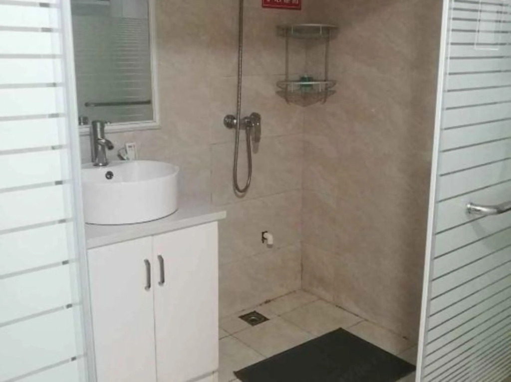Dream Aijia Hotel (Hangzhou Linping Yintai subway station store)