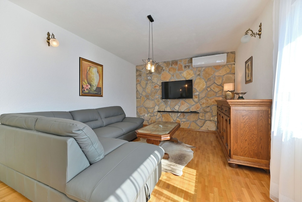 Apartments Kapetan
