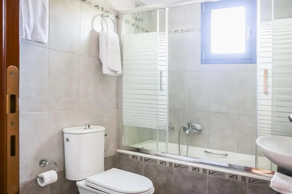 Villa Xenia With 3 Bedrooms and 2 Bathrooms