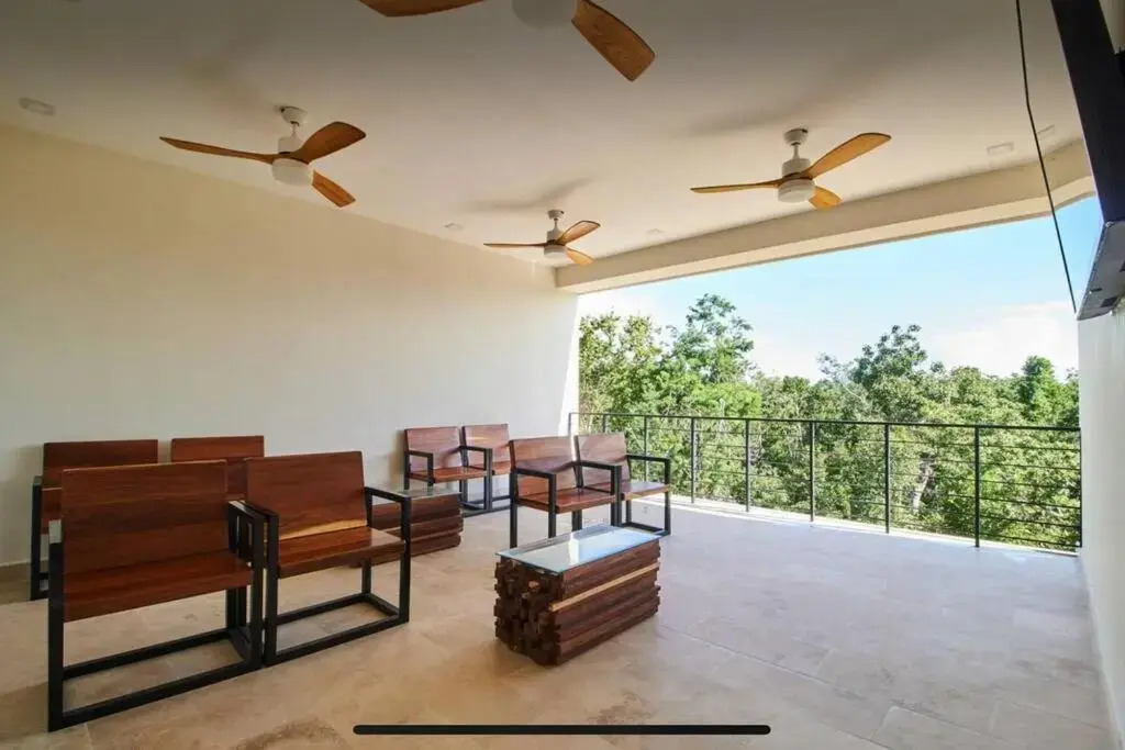 2 Bedroom apartment with 2 Pools, Wifi & GYM