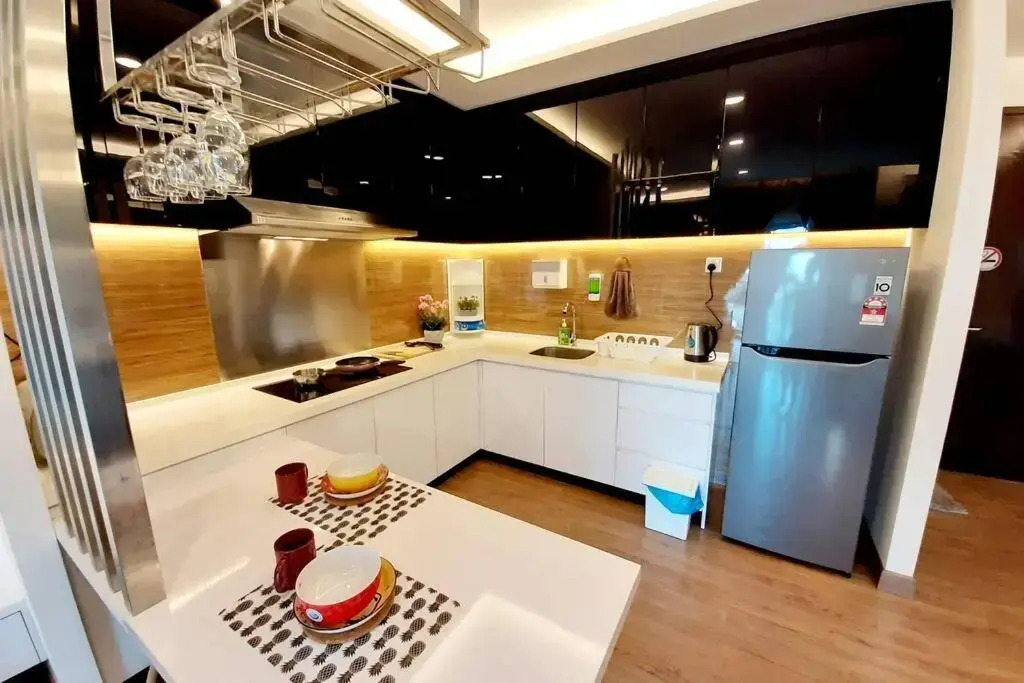 Symphony Tower Studio # 3 ( With Balcony )