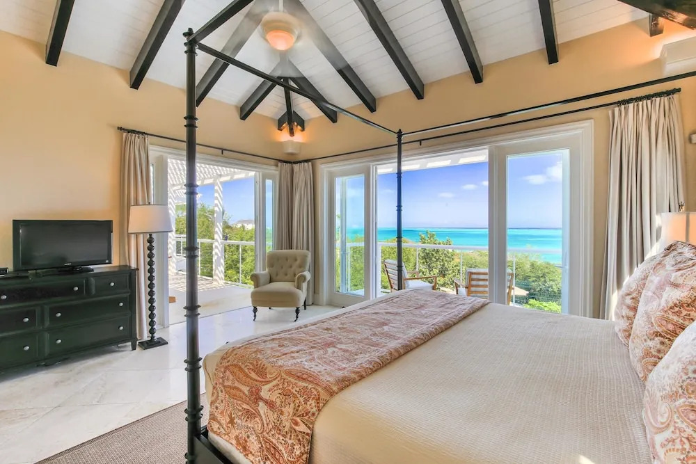 Cobalt Villa - Four Bedroom Home
