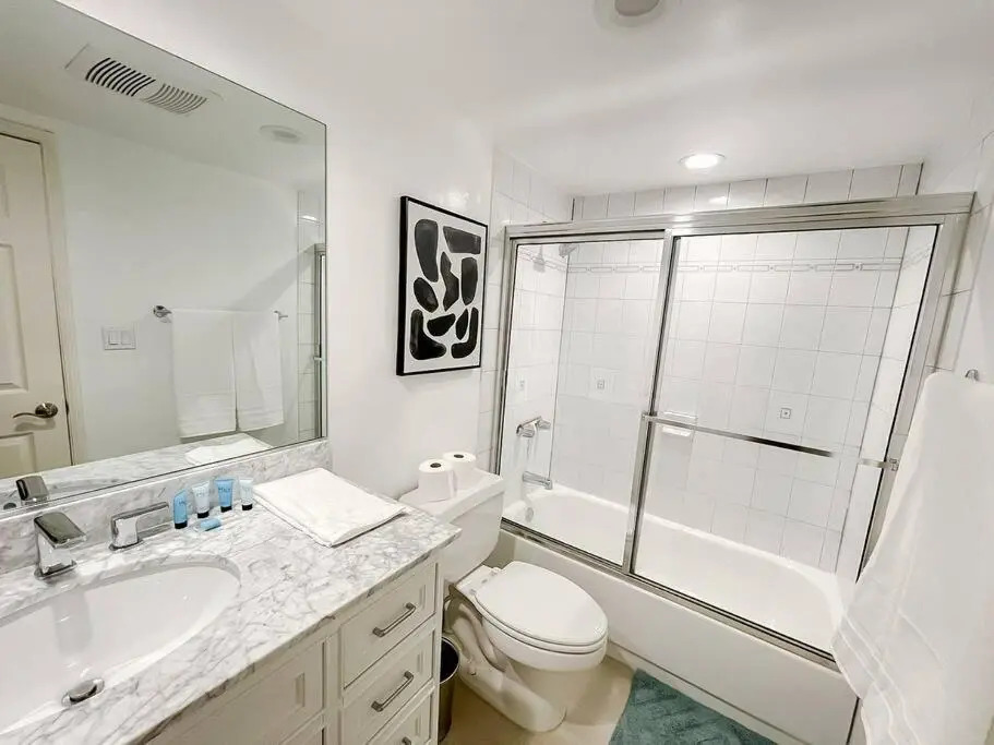 Supreme 2BD/3BA Condo - Los Angeles