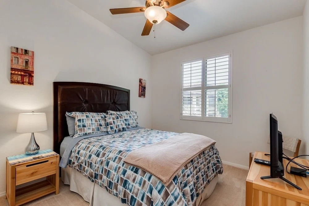 Southern #2055 2 Bedrooms 2 Bathrooms Condo