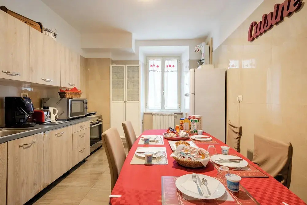 4-bdr Apt Among Colosseum&termini 10-people