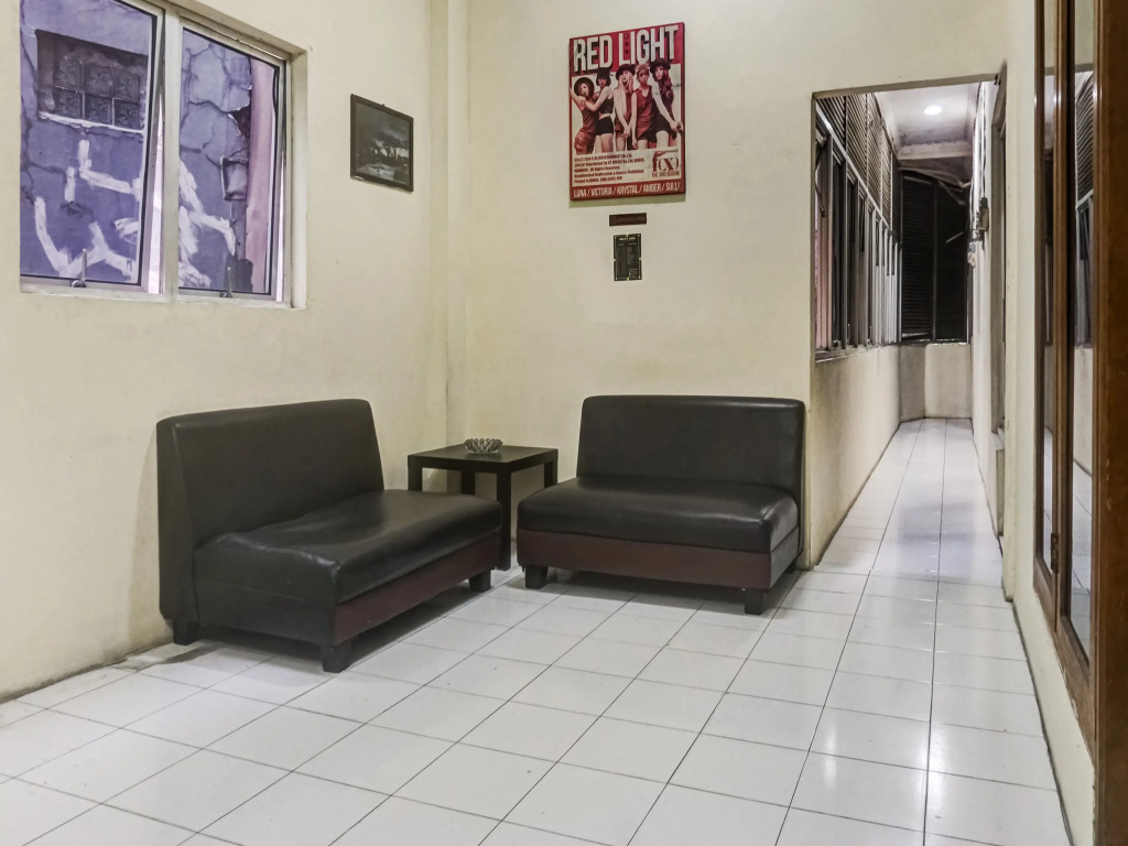 RedDoorz near Lokasari Mangga Besar 7