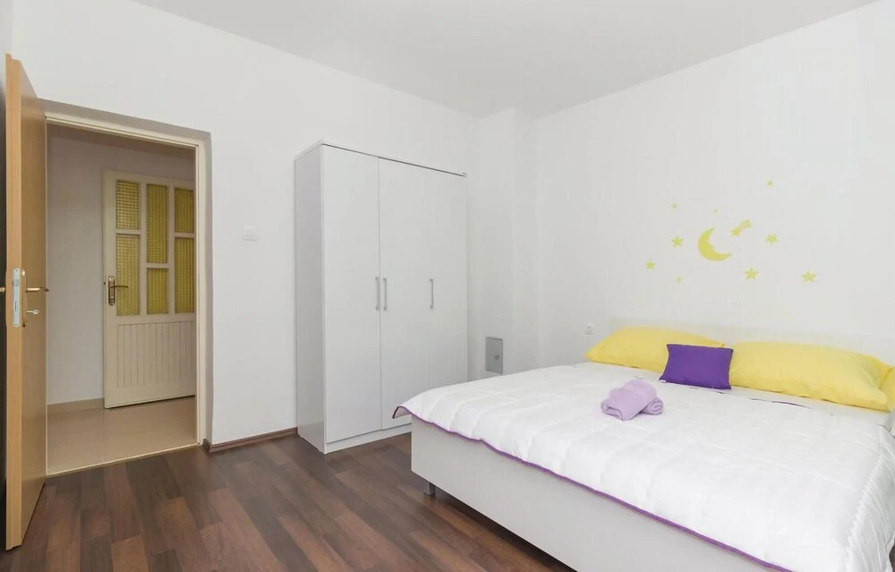 Nice Apartment in Zadar With 3 Bedrooms, Wifi and Outdoor Swimming Pool