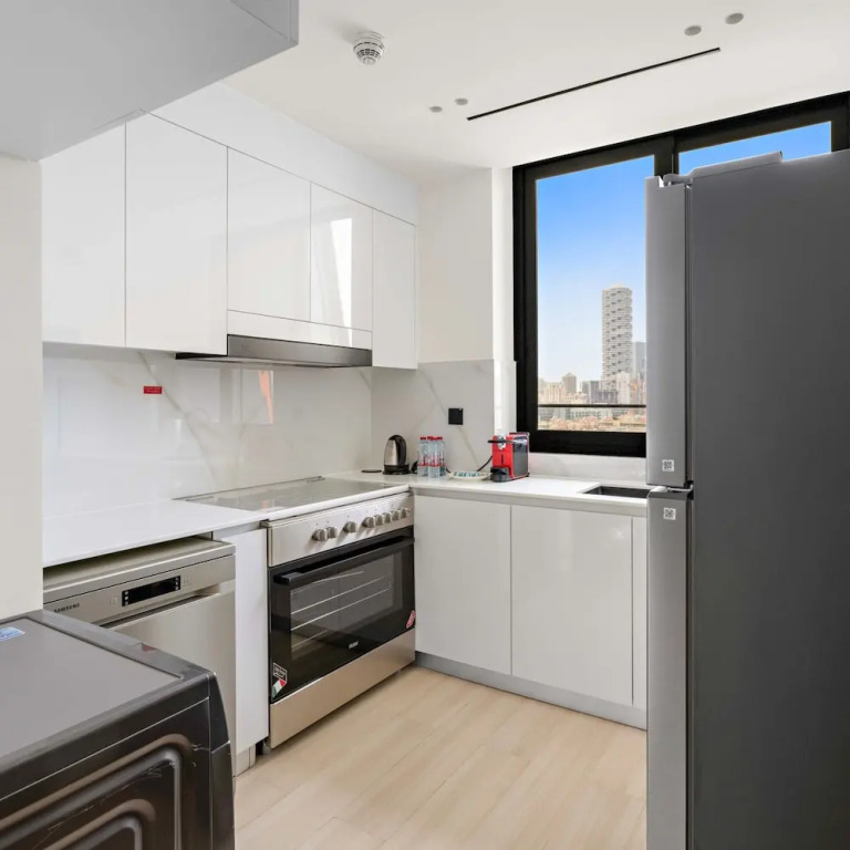 Stunning Modern 3BR Apartment in JVC