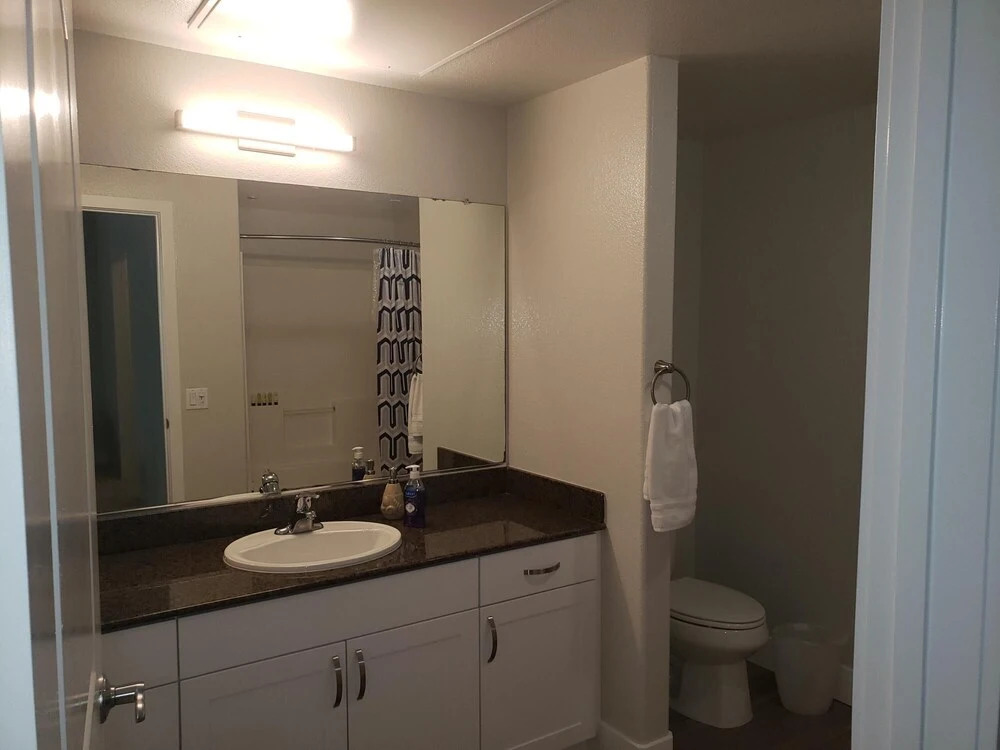 Yes it s Right 2 Suites and 3 Baths in the Heart of San Diego FB2