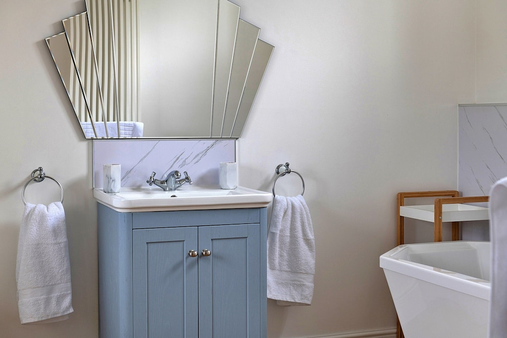 Beautiful Holiday Cottage in Chittlehampton, No Deposit