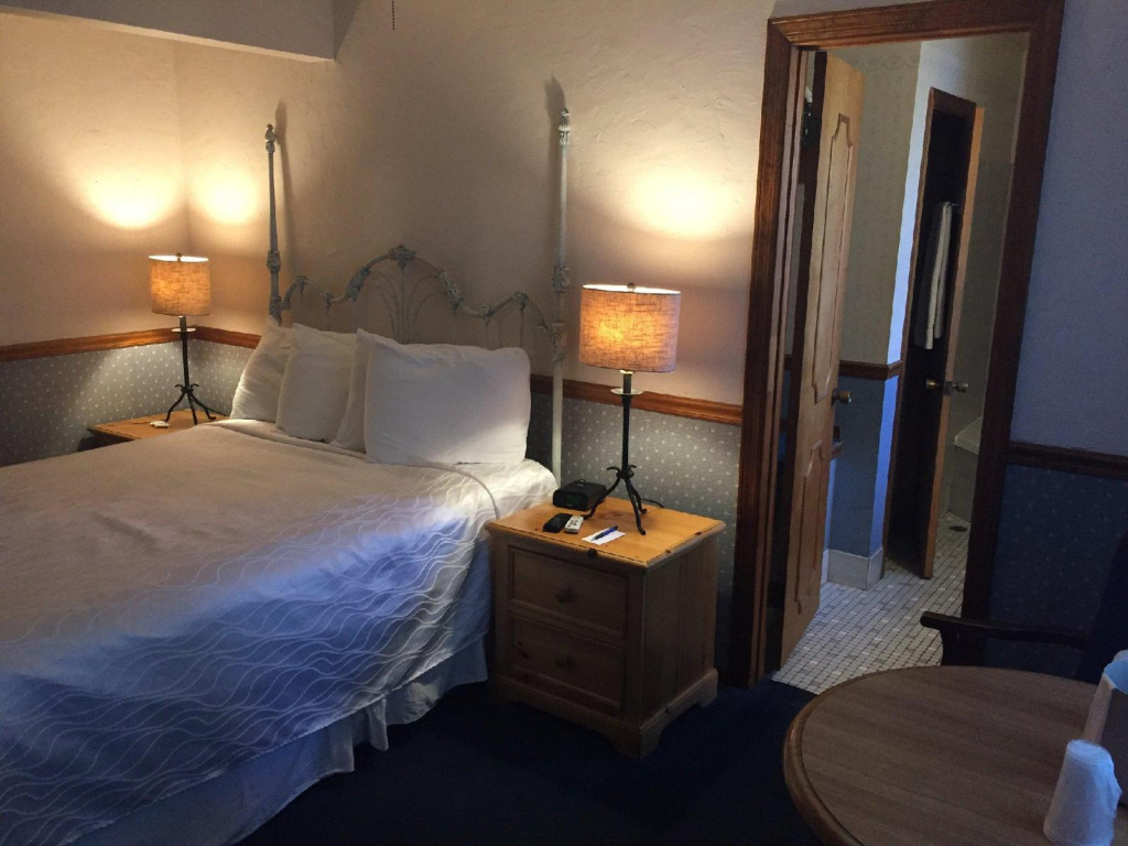 Catalina Island Seacrest Inn