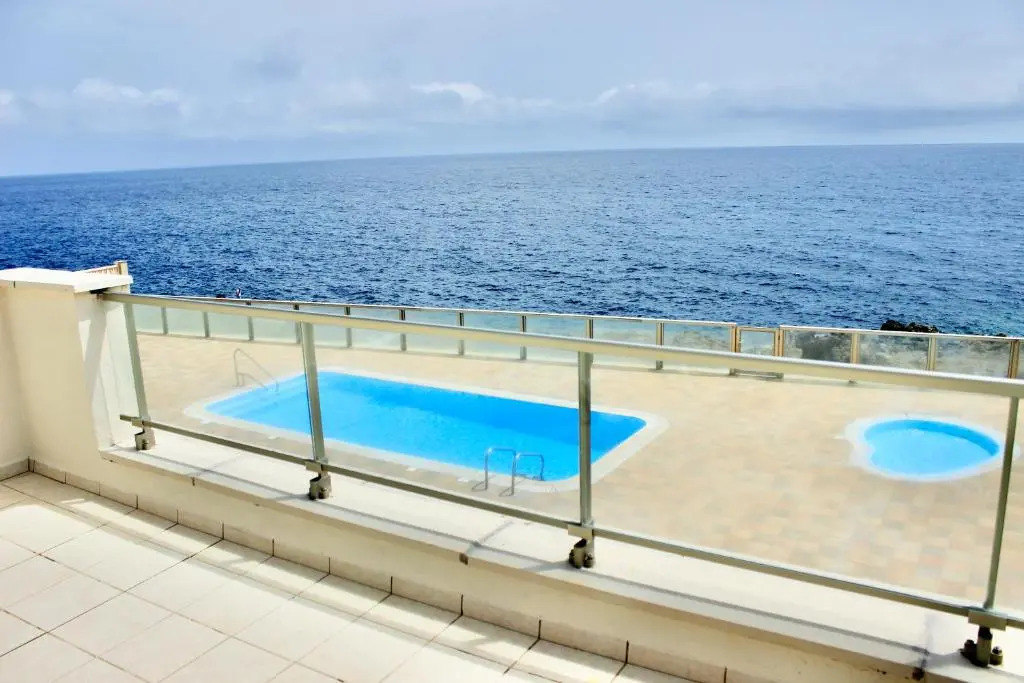 3Bdr + 2Bath Ocean View Apartment