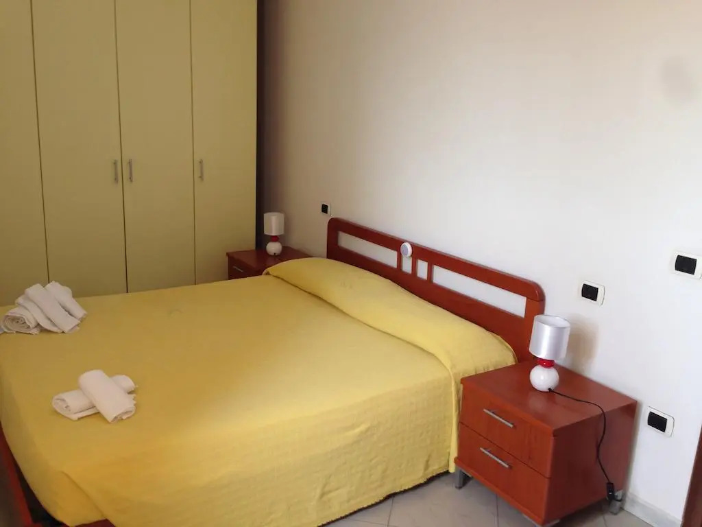 Residence Yellow