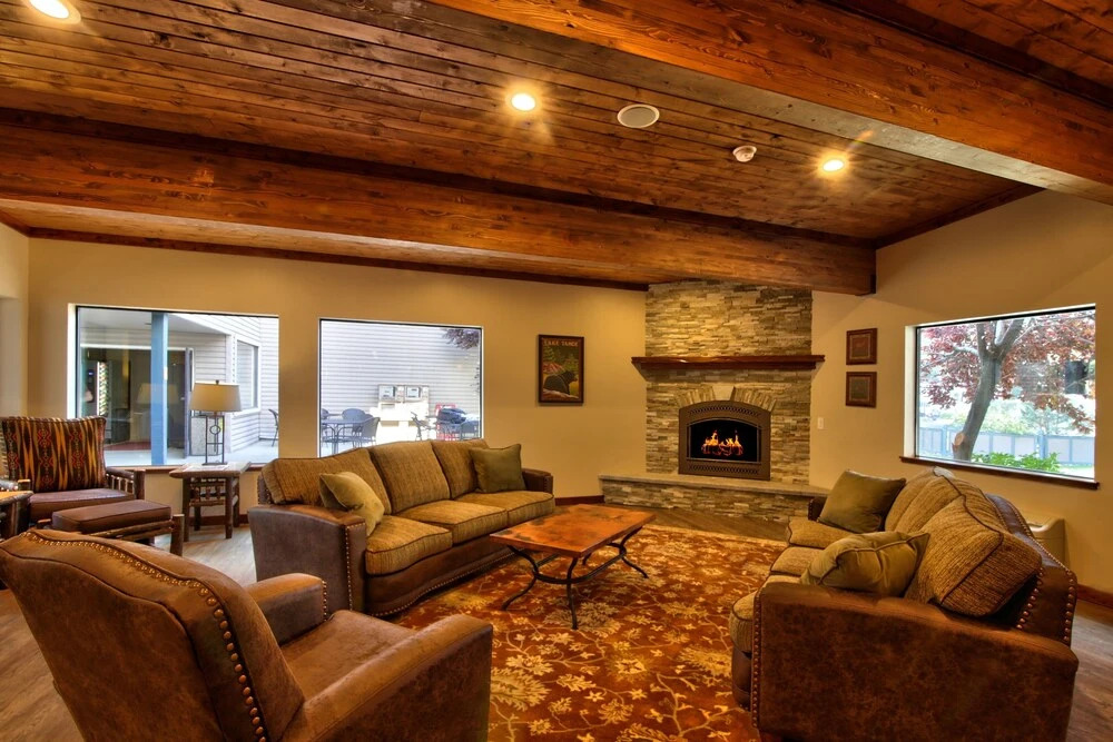 Newly Remodeled 1 Bed and Loft at Lakeland Village