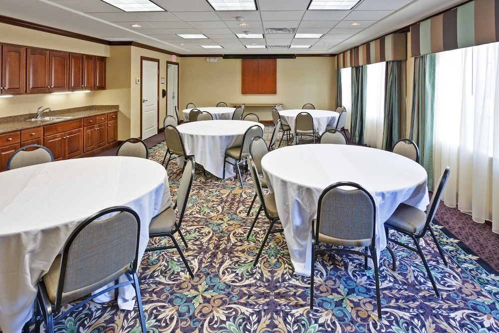 Staybridge Suites Indianapolis-Carmel by IHG