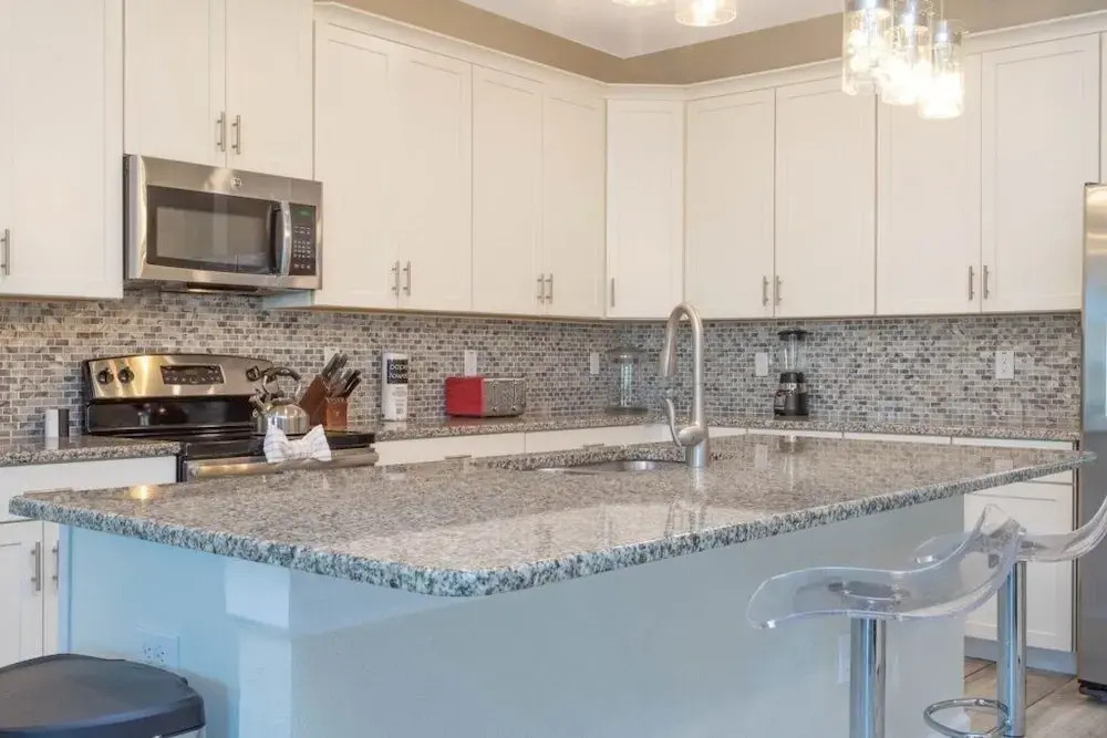 Rare!lake Front Pool/spa, Close To Clubhouse-1691c 6 Bedroom Home
