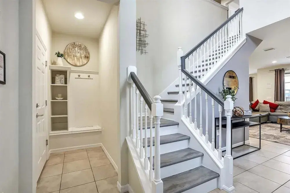 2440-5-td-perfect Villa at Windsor