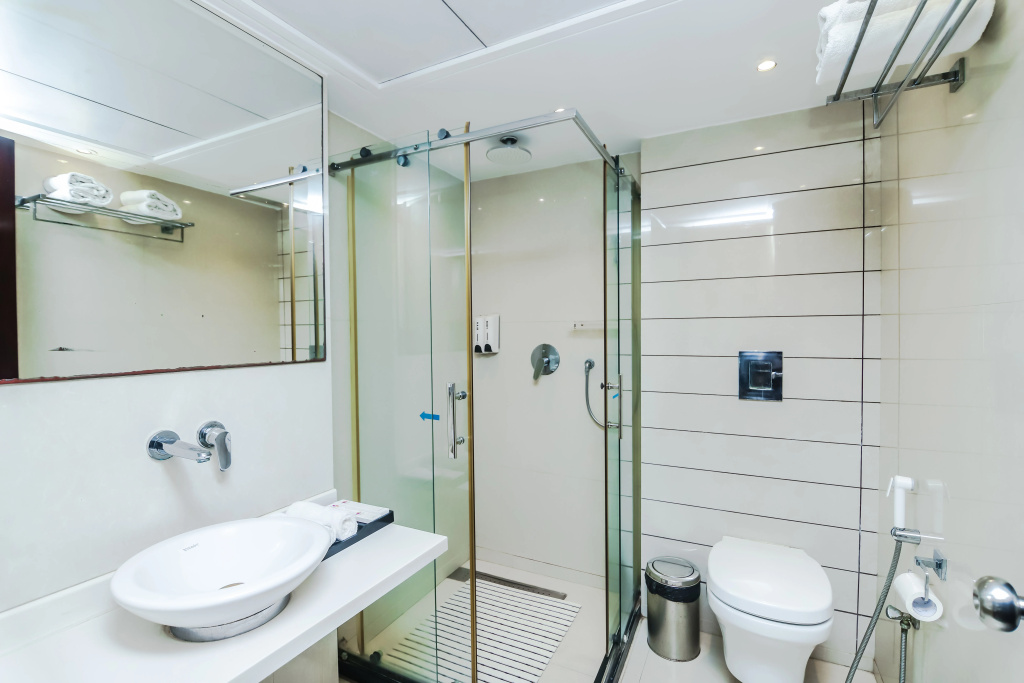 Hotel Grand Godwin Near New Delhi Railway Station- Free Airport Pick-Up