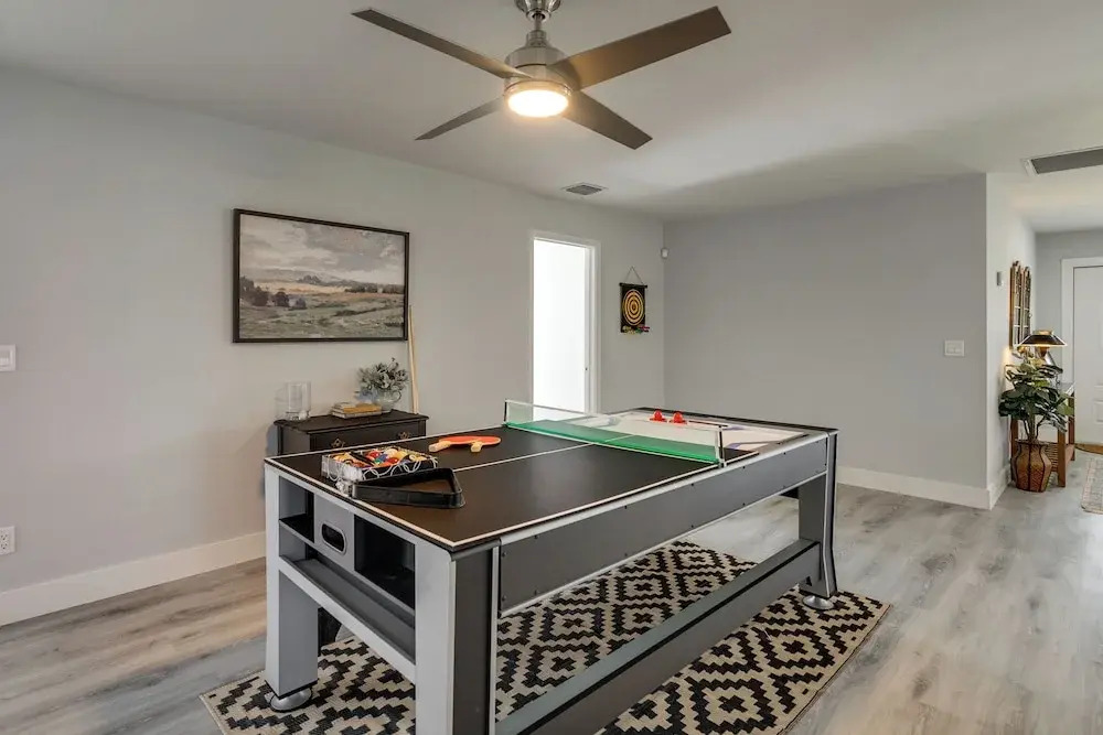 Game, Shop & Beach-hop: Family Home in Cape Coral