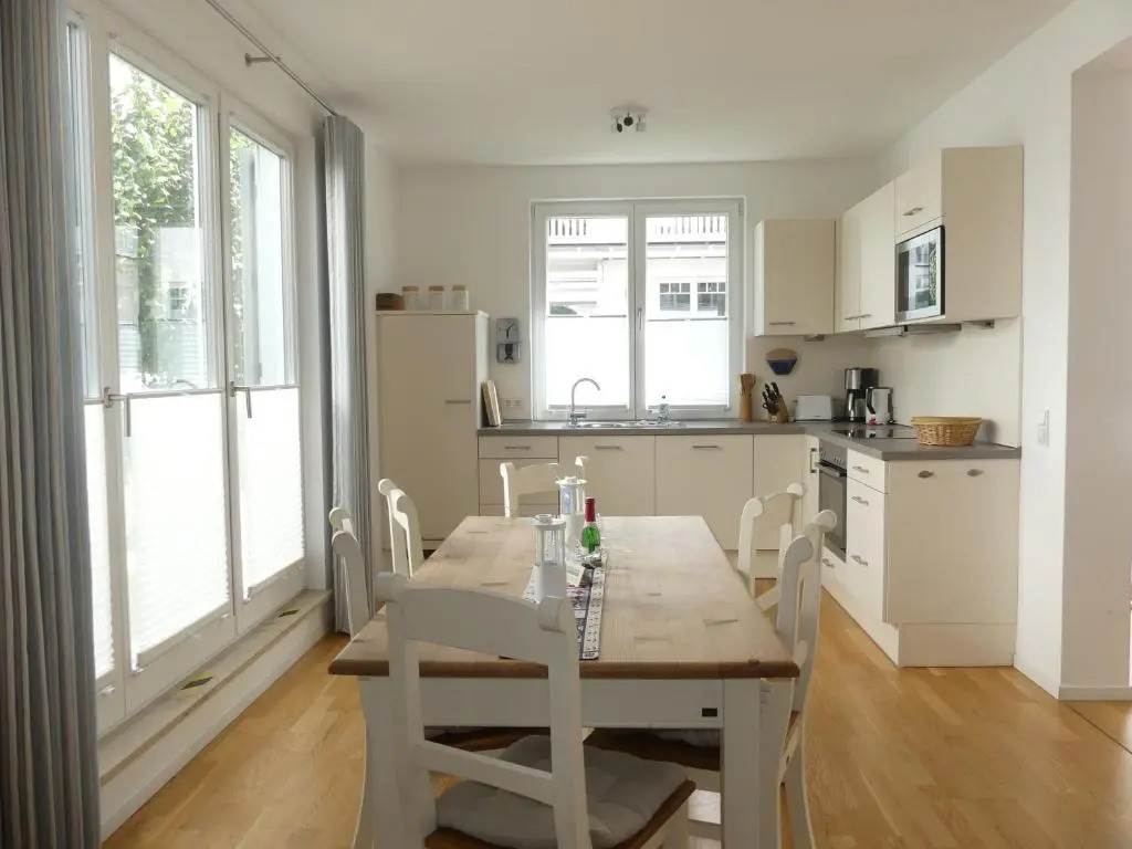 strandnahe FeWo mit Dachterrasse und Meerblick, Strandhaus Seeblick, Binz