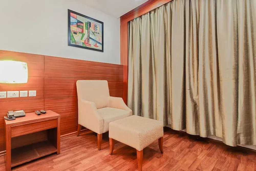 Hotel Lake View by OYO Rooms