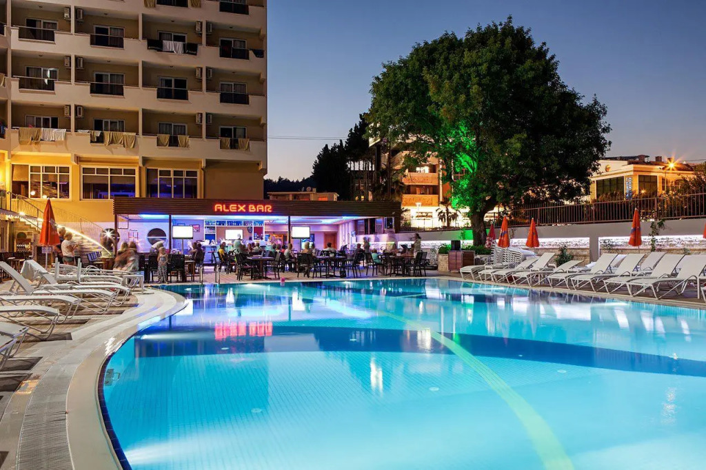 Prestige Hotel & Apart