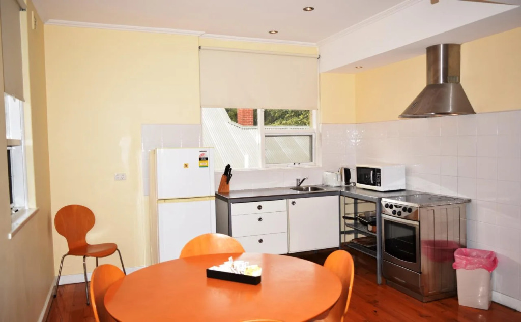 Glenelg Holiday Apartments-Ellis 200 meters to the Beach Free Parking