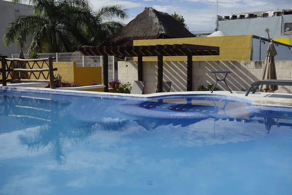 Las Palmas Condominios