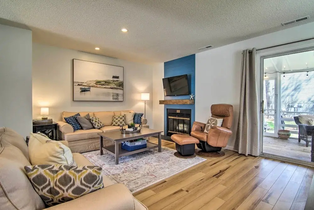 1 Mi to Beach & Boardwalk: Family Townhome